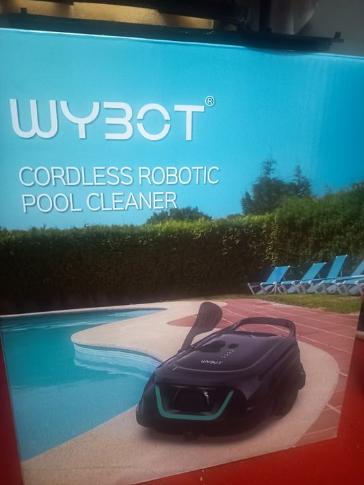 VandRobot curatat piscine fara fir Wybot A1, Autonomie 2h, 33W, Curatare podea, pana la 100 mp, Negru