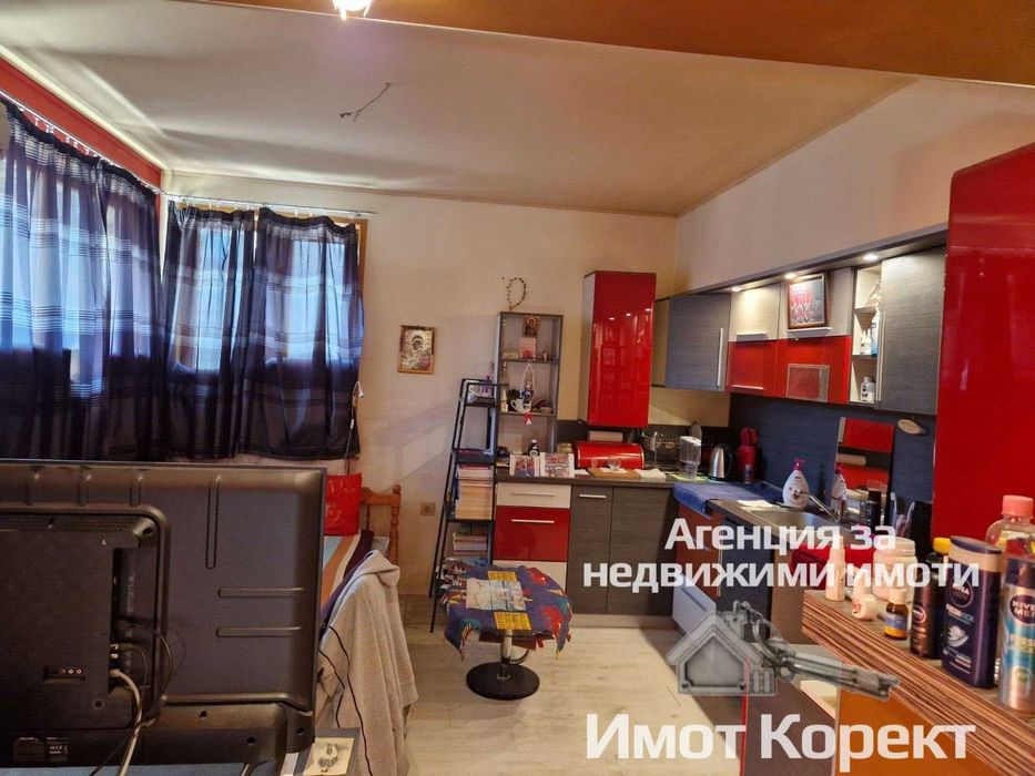 Продава се Къща в Асеновград - 230 кв.м за 957 €/кв.м - Снимка #12