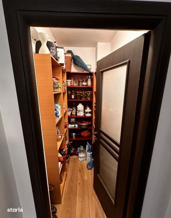 Apartament cu gradina in bloc tip vila, 75 mp util + 120 mp, parcare