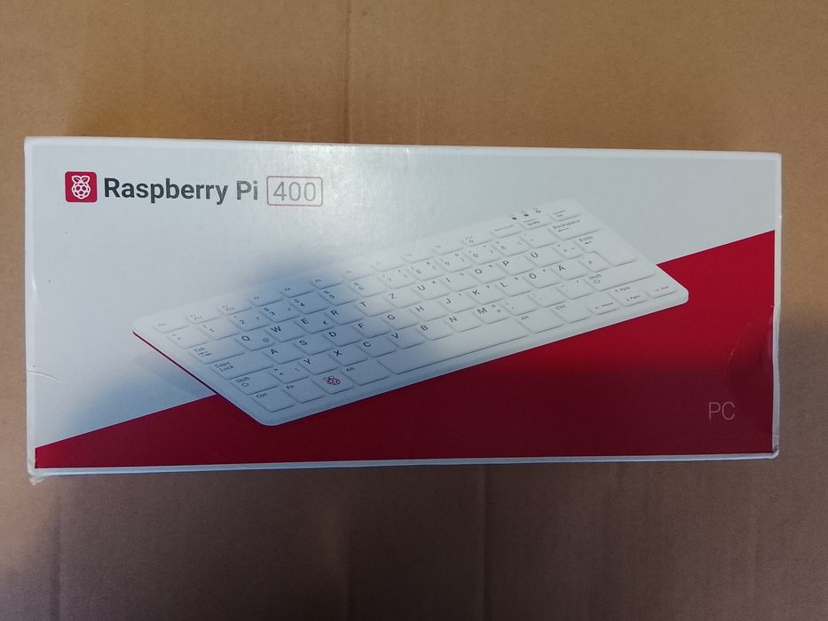 Vând raspberry pi400