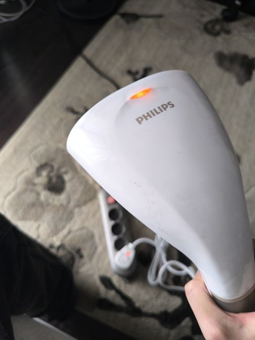 Aparat de călcat vertical cu abur Philips Steam&Go GC330