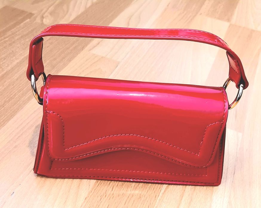 Geanta/portofel rosu, piele lacuita