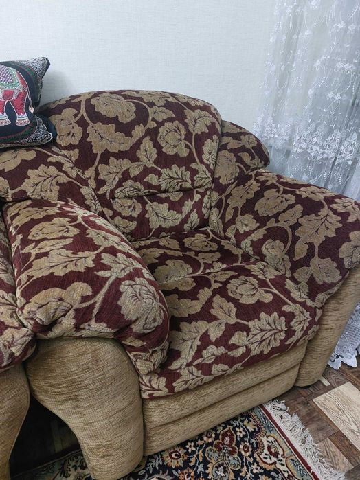 Продадим диван с креслом