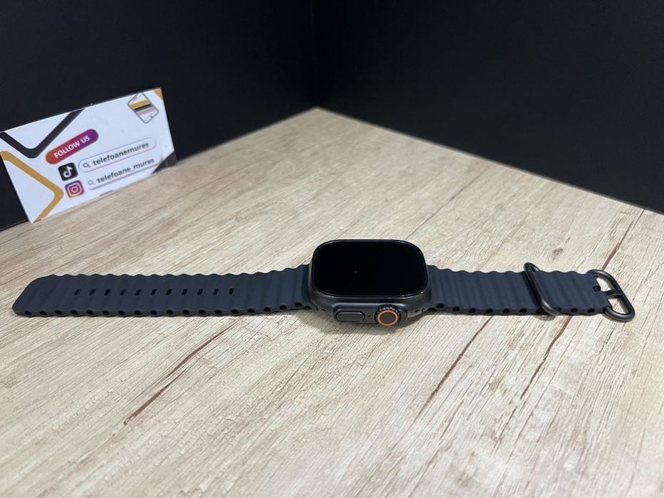 Apple Watch Ultra 3 Black Titanium Black Ocean Band 49mm Second-Hand 2