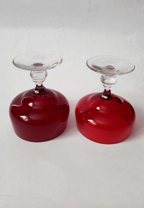 Две масивни чаши от рубинен кристал