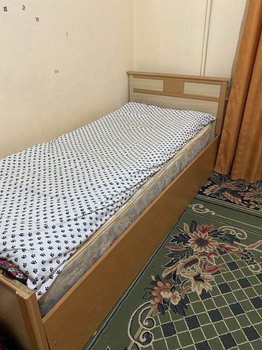 кровать для одного человека есть два варианта