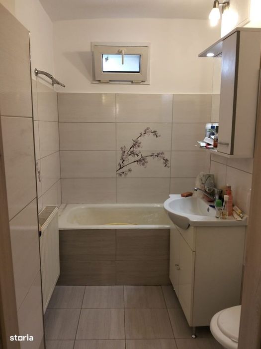 PF vand apartament 3 camere decomandate, Str. Rovine