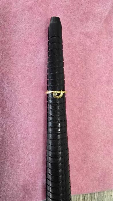 Златен пръстен 14 карата 585 / с диамант