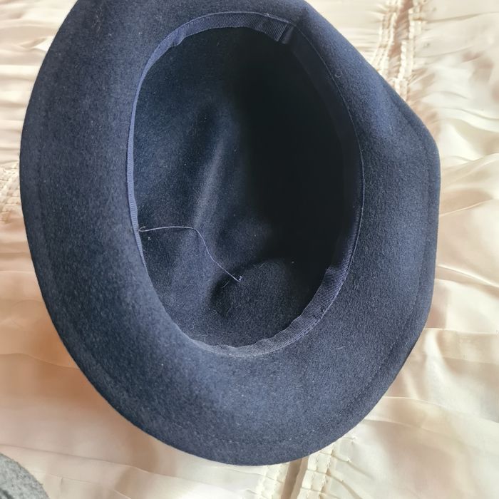 Vand trei pălării superbe pentru doamne