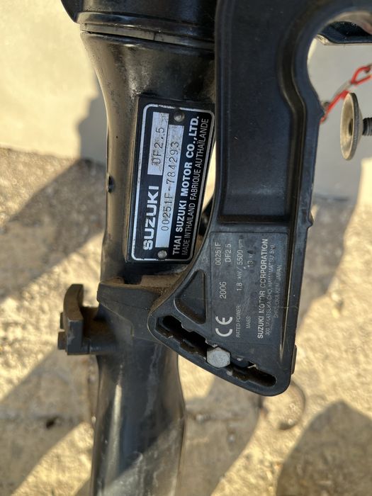 Извънбордов двигател за лодка Suzuki 2.5коня