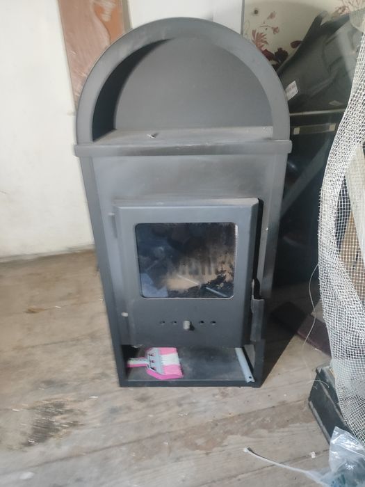 Șemineu folosit o iarnă