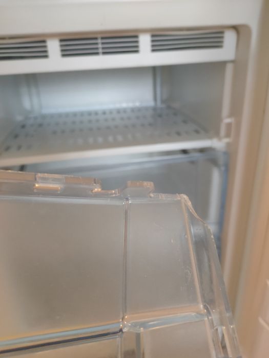 Морозилка продам