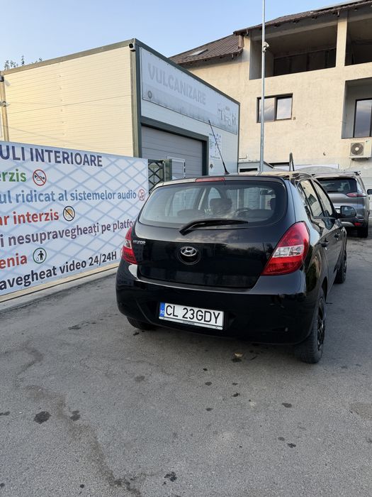 Hyundai i20 1.2 Benzină • 78 CP • 2011 • Hatchback