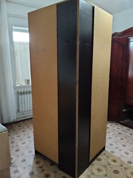 Продам Шкаф угловой