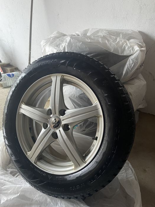 Продам зимние шины с дисками