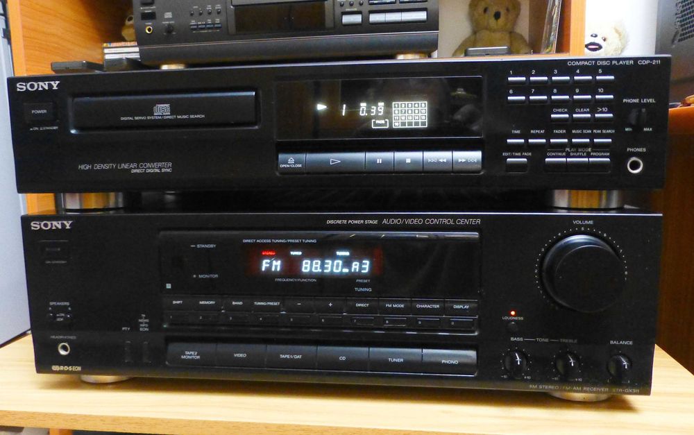 Amplituner si CD player Sony