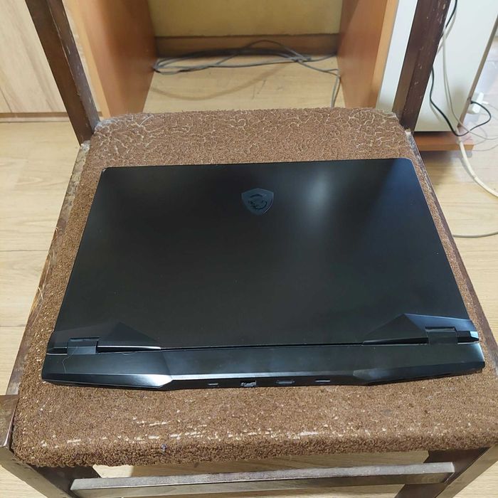 Продавам лаптоп - MSI GP66 Leopard 10UG Gaming Laptop
