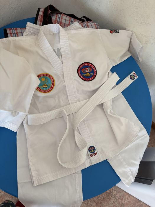 Продам кимоно 130 рост