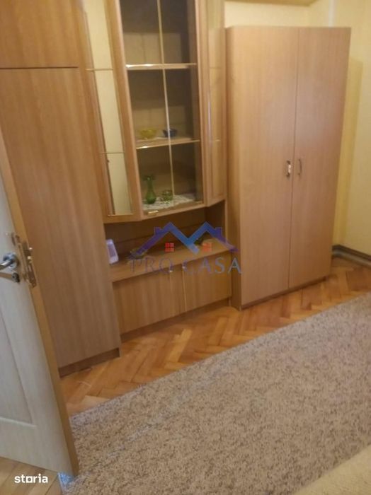 Apartament 3 camere, decomandat, Cetate, Lic. Sportiv, et.3, 2 bai