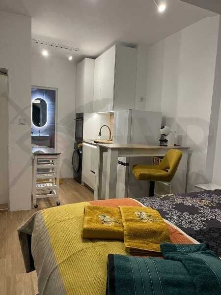 Дава се под наем Едностаен апартамент в Варна, Център - 22 кв.м за 540 € - Снимка #1