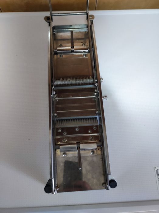 MANDOLINA din inox,lamă neteda, ondulată, juliene  made in france