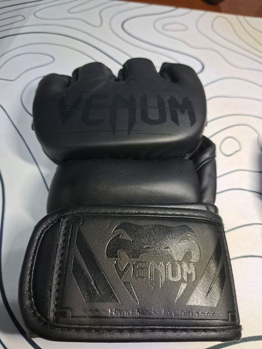 Перчатки для единоборства