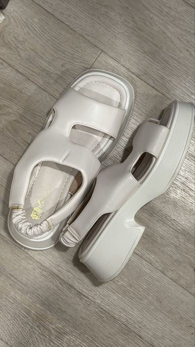 Продам летние босоножки