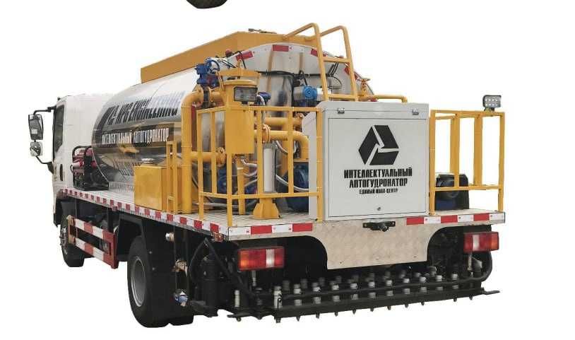 Автогудронатор, битумный распределитель, асфальтная спецтехника, HOWO