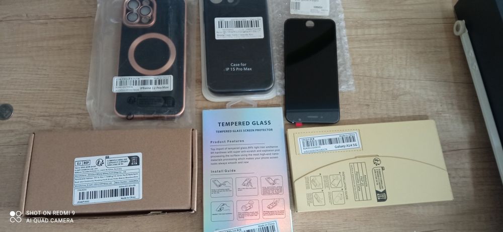 Huse și folii iphone și Samsung