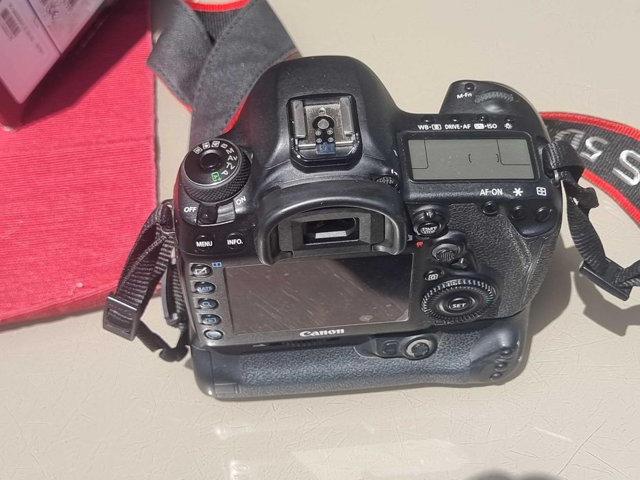 Canon 5D mark IV cu power grip original