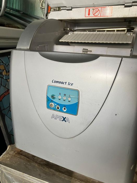 Masina cuburi de gheata