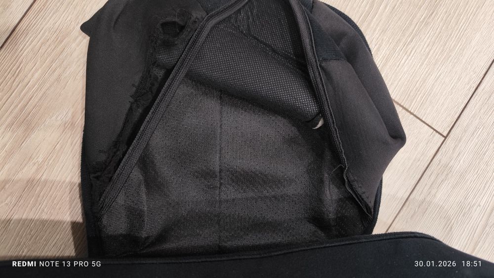 Продаю автомобильный чехол на седан