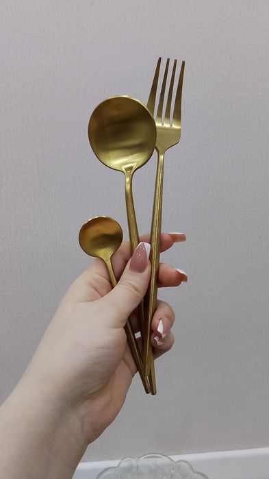 Продам столовый сервиз