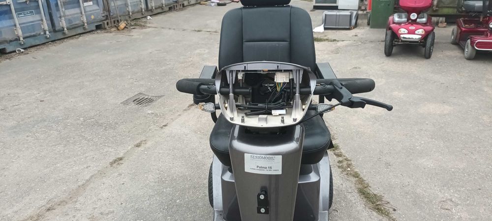 Инвалиден скутер на част