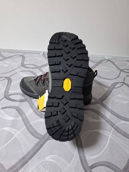 Bocanci Impermeabili Trekking  Vibram