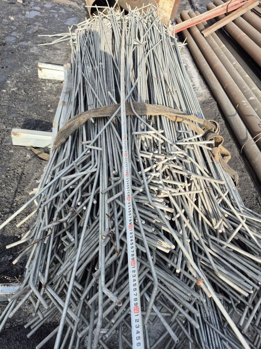 Продам уголок и кругляк