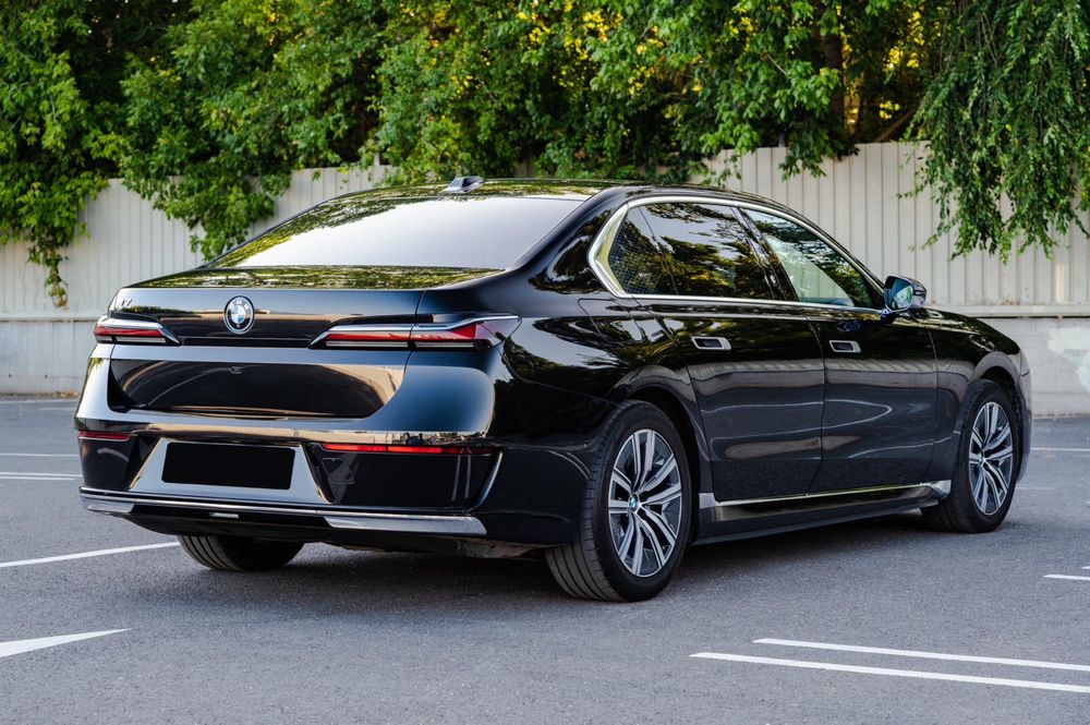 BMW Seria 7 0 — imagine 3