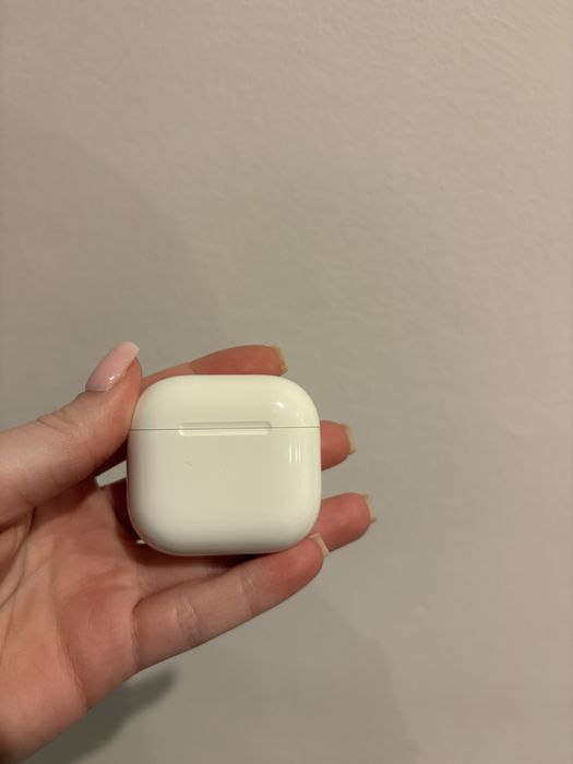Слушалки AirPods 4