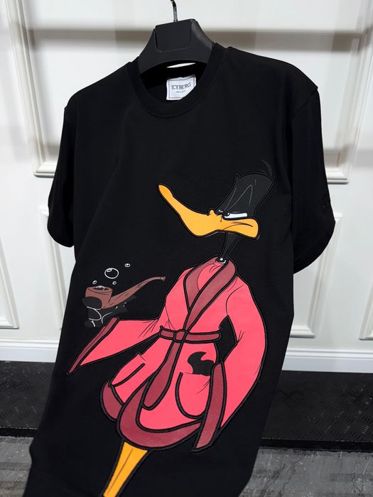 Продавам топ модели Тениски на Iceberg