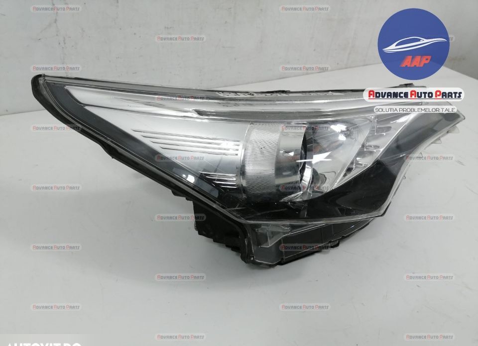 Десен фар оригинален с халогенни и LED светлини Тойота Авенсис / Toyot