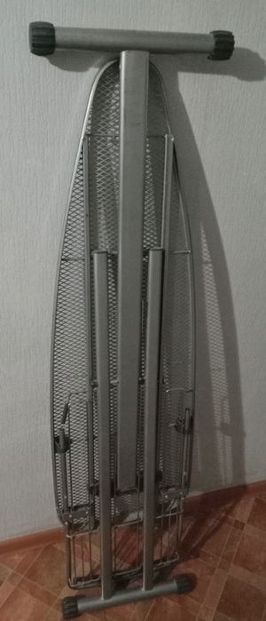 Гладильная доска с сушилкой