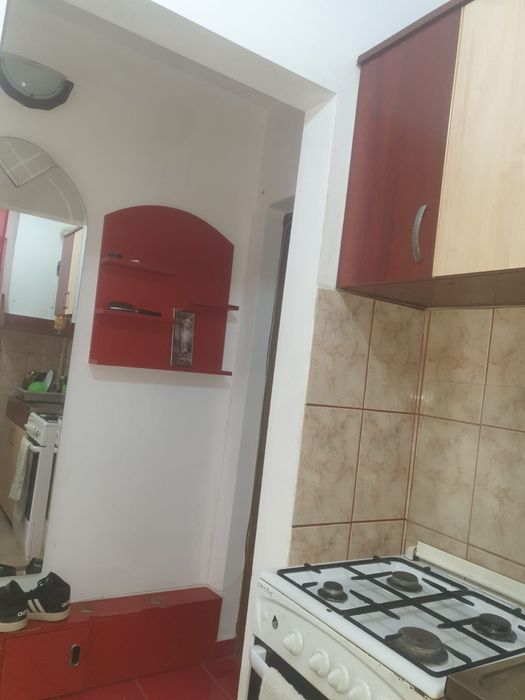 Închiriez apartament str Sondei