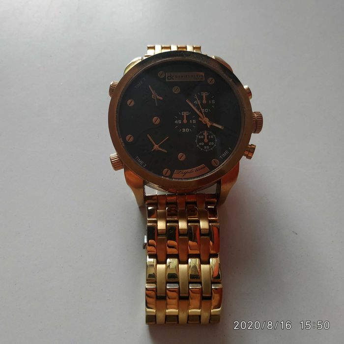 Дизайнерски часовник