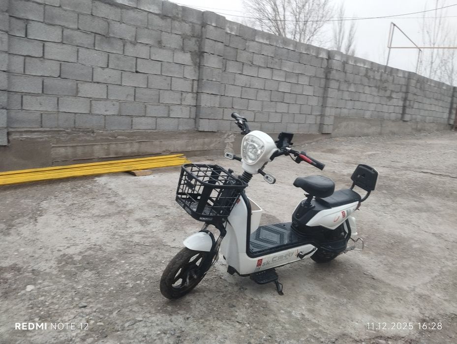Скутер сатылады 40 к дәңгәлі берем