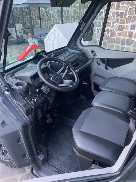 Can am traxter hd 10 pro accesorii de 9 000 euro incluse in pret.  Lama de zapada , salarita pentru zapada incluse in pret !!!