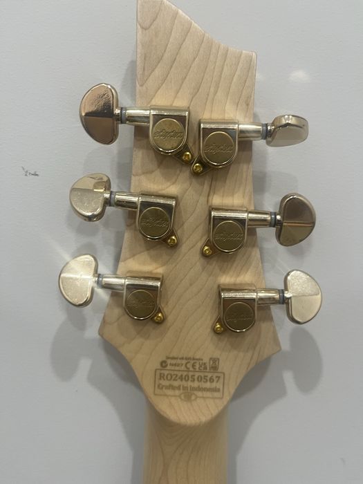 Продам Schecter Omen Extreme 6