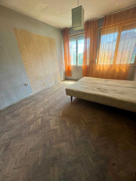 Продава се Тристаен апартамент в Търговище, Център - 78 кв.м за 915 €/кв.м - Снимка #5