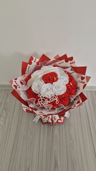 Buchete din trandafiri din satin lucrati manual