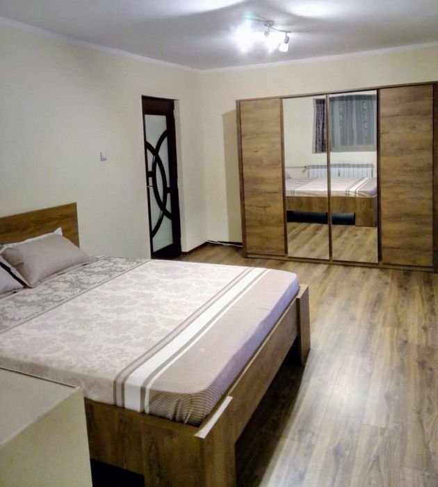 Închiriez garsoniera