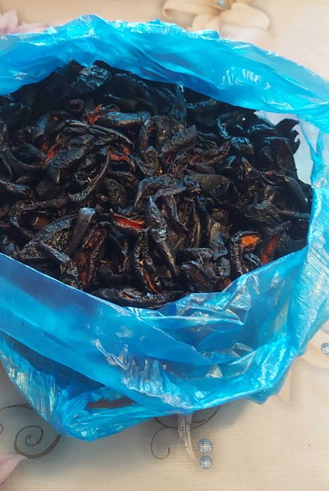 Продаются домашние сухофрукты.